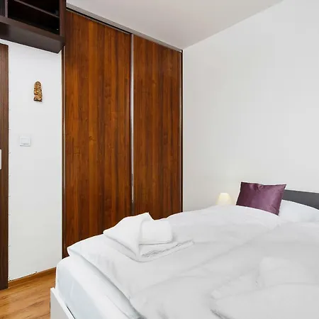 Osiedle Pod Debem Apartment